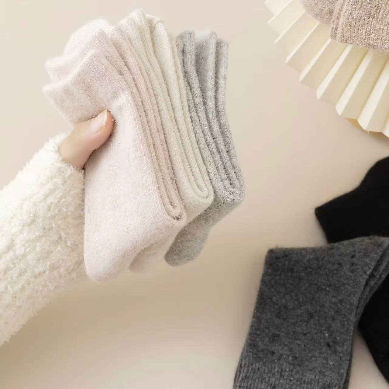 Thick Cashmere Wool Socks – Warm Mid-Tube