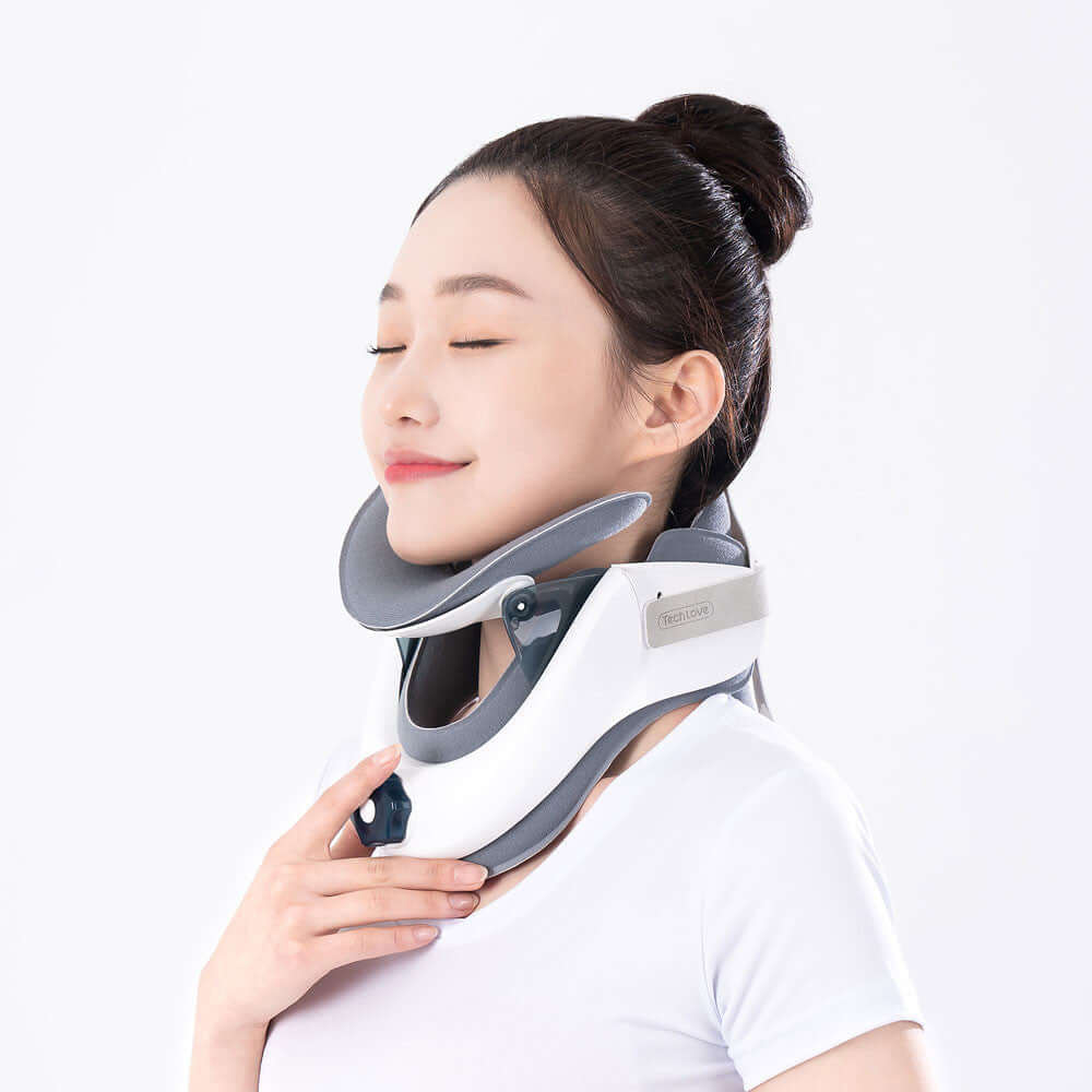 Wireless Inflatable Neck Brace: Provides gentle cervical traction.